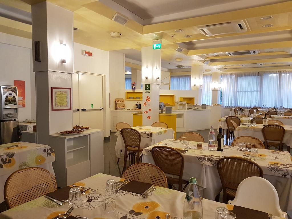 Hotel Desire' Riccione Exterior photo